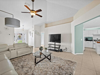 1908 SW Notre Dame Avenue