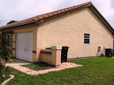 2832 SW Ann Arbor Road, Port Saint Lucie, FL 34953