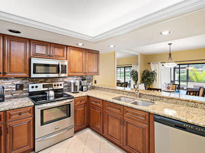 49 Balfour Road, Palm Beach Gardens, FL 33418