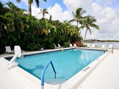 2860 S Ocean Boulevard, Palm Beach, FL 33480