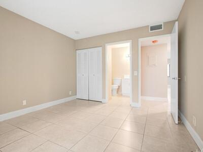 516 Meadows Circle, Boynton Beach, FL 33436