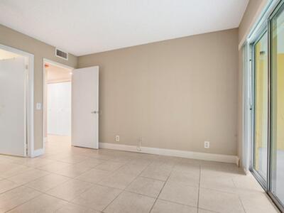 516 Meadows Circle, Boynton Beach, FL 33436