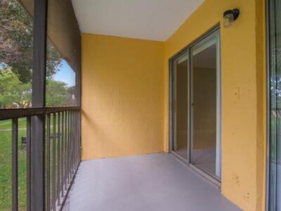 516 Meadows Circle, Boynton Beach, FL 33436