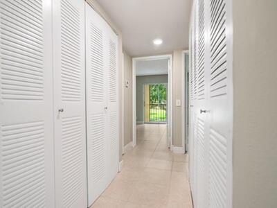 516 Meadows Circle, Boynton Beach, FL 33436