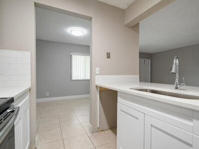 516 Meadows Circle, Boynton Beach, FL 33436