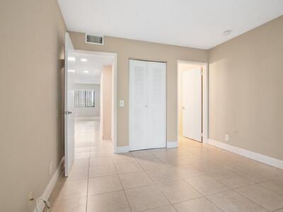 516 Meadows Circle, Boynton Beach, FL 33436