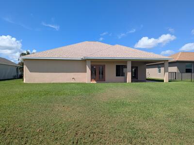 411 SW Vista Lake Drive, Port Saint Lucie, FL 34953