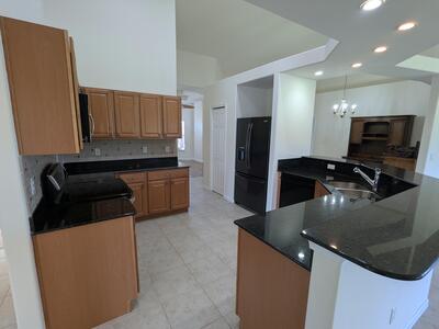 411 SW Vista Lake Drive, Port Saint Lucie, FL 34953