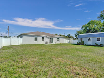 1744 SE Blackwell Drive, Port Saint Lucie, FL 34953