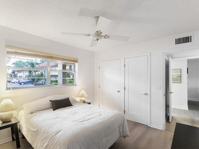 20 Abbey Lane, Delray Beach, FL 33446