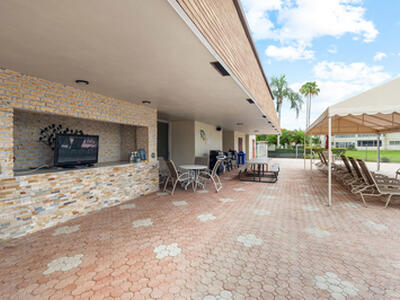 20 Abbey Lane, Delray Beach, FL 33446