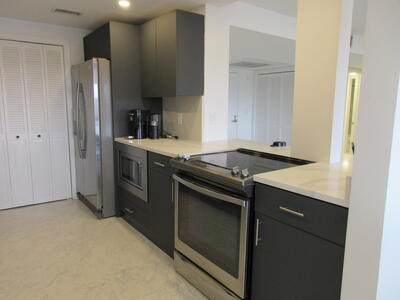 859 Jeffery Street, Boca Raton, FL 33487