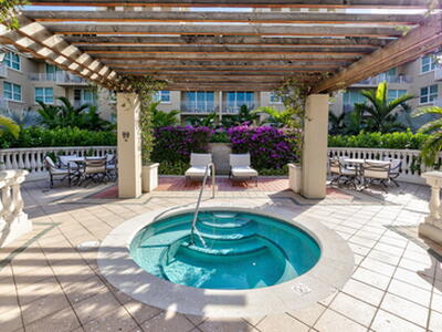 99 SE Mizner Boulevard, Boca Raton, FL 33432