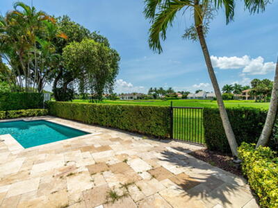 2402 Players Court, Wellington, FL 33414