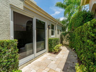 2402 Players Court, Wellington, FL 33414