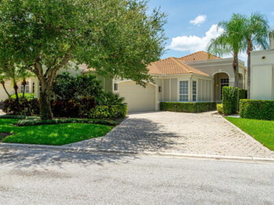 2402 Players Court, Wellington, FL 33414