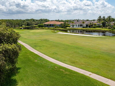 2402 Players Court, Wellington, FL 33414