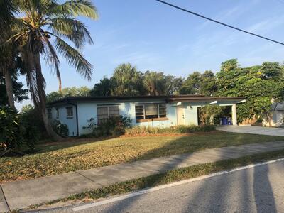 4464 NE Skyline Drive, Jensen Beach, FL 34957