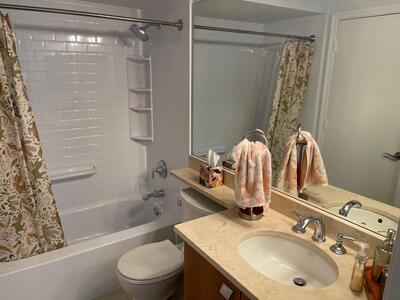 1050 Crystal Way, Delray Beach, FL 33444