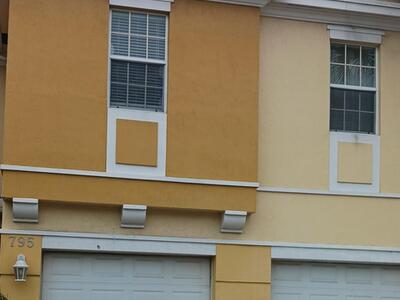 795 Pipers Cay Drive