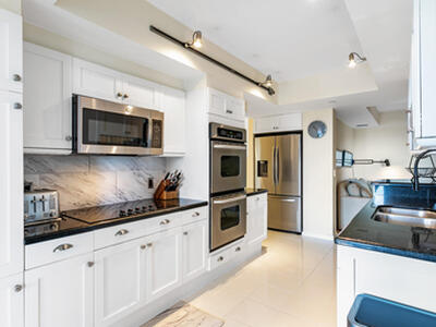 4050 N Ocean Drive, Singer Island, FL 33404