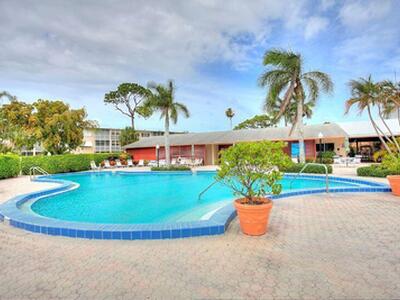 2562 N Garden Drive, Lake Worth, FL 33461