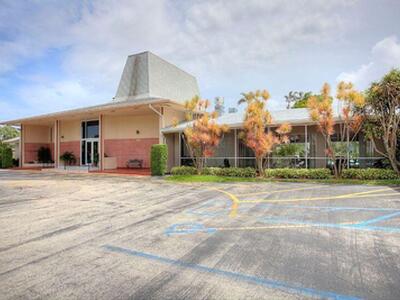 2562 N Garden Drive, Lake Worth, FL 33461