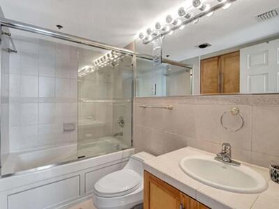 2707 N Ocean Boulevard, Boca Raton, FL 33431