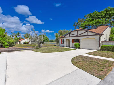 2210 SE Breckenridge Circle