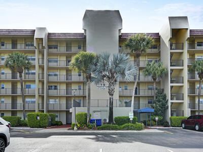 3755 Via Poinciana, Greenacres, FL 33467