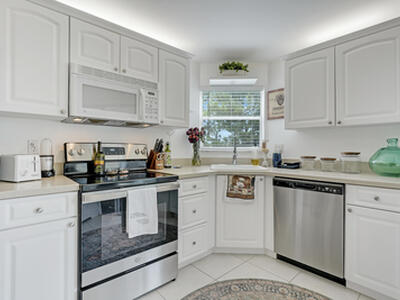 3755 Via Poinciana, Greenacres, FL 33467