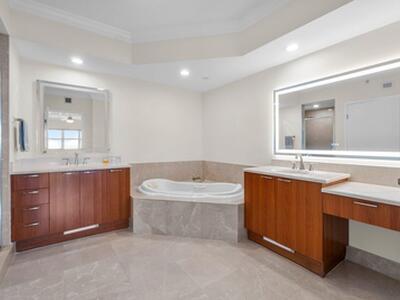 2650 Lake Shore Drive, Riviera Beach, FL 33404