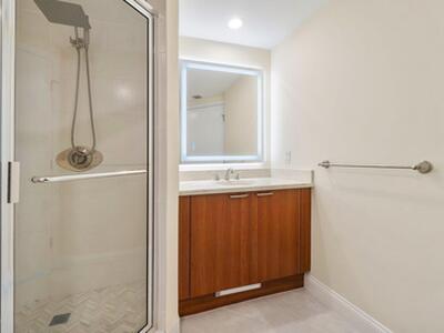 2650 Lake Shore Drive, Riviera Beach, FL 33404