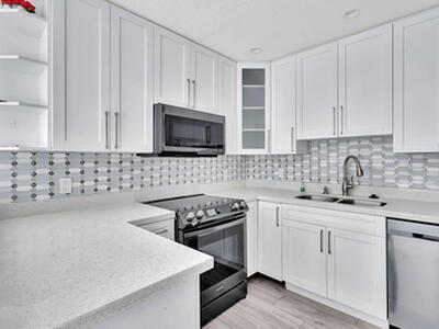 810 Lake Shore Drive