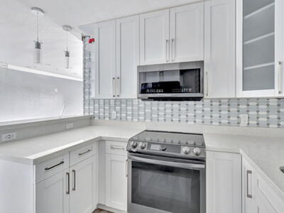 810 Lake Shore Drive, Lake Park, FL 33403