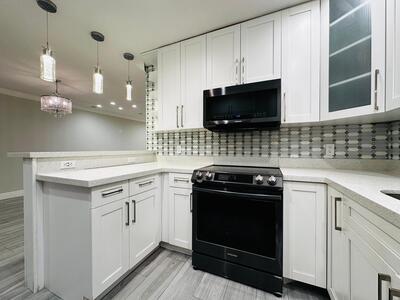 810 Lake Shore Drive, Lake Park, FL 33403