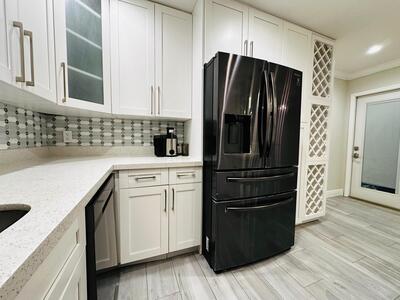 810 Lake Shore Drive, Lake Park, FL 33403