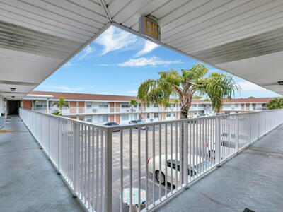 810 Lake Shore Drive, Lake Park, FL 33403