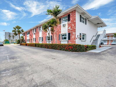 810 Lake Shore Drive, Lake Park, FL 33403