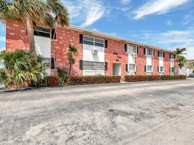 810 Lake Shore Drive, Lake Park, FL 33403