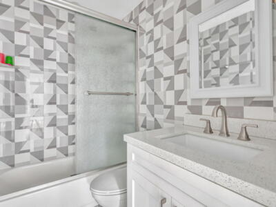 810 Lake Shore Drive, Lake Park, FL 33403