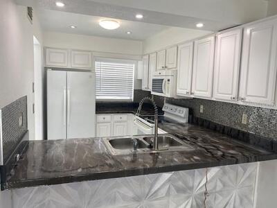 1820 Amberly Avenue, Orlando, FL 32822