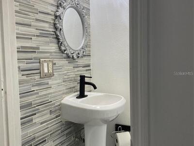 1820 Amberly Avenue, Orlando, FL 32822