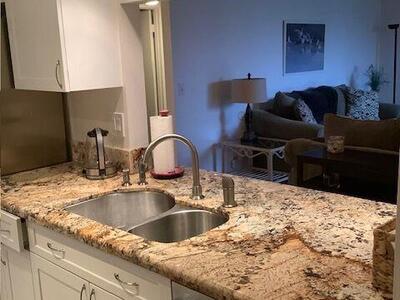 450 Egret Circle, Delray Beach, FL 33444