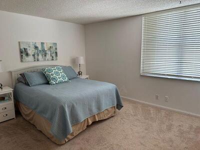 450 Egret Circle, Delray Beach, FL 33444