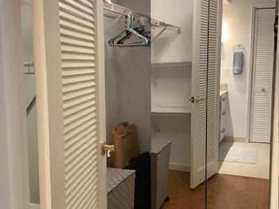 450 Egret Circle, Delray Beach, FL 33444