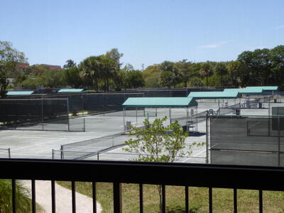 450 Egret Circle, Delray Beach, FL 33444