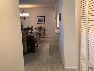 450 Egret Circle, Delray Beach, FL 33444