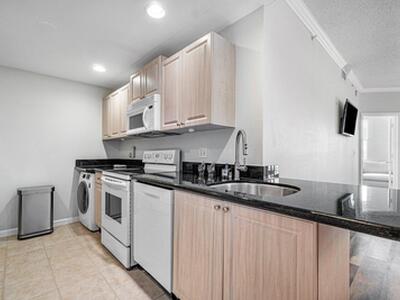 2040 Greenview Shores Boulevard, Wellington, FL 33414