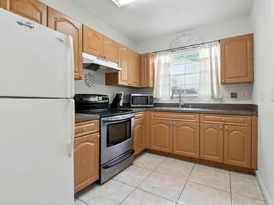 423 Kern Street, West Palm Beach, FL 33405